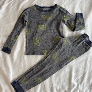 Cat & Jack Gray and Green Gaming Gamer Pajama Set Cozy Knit Sleepwear